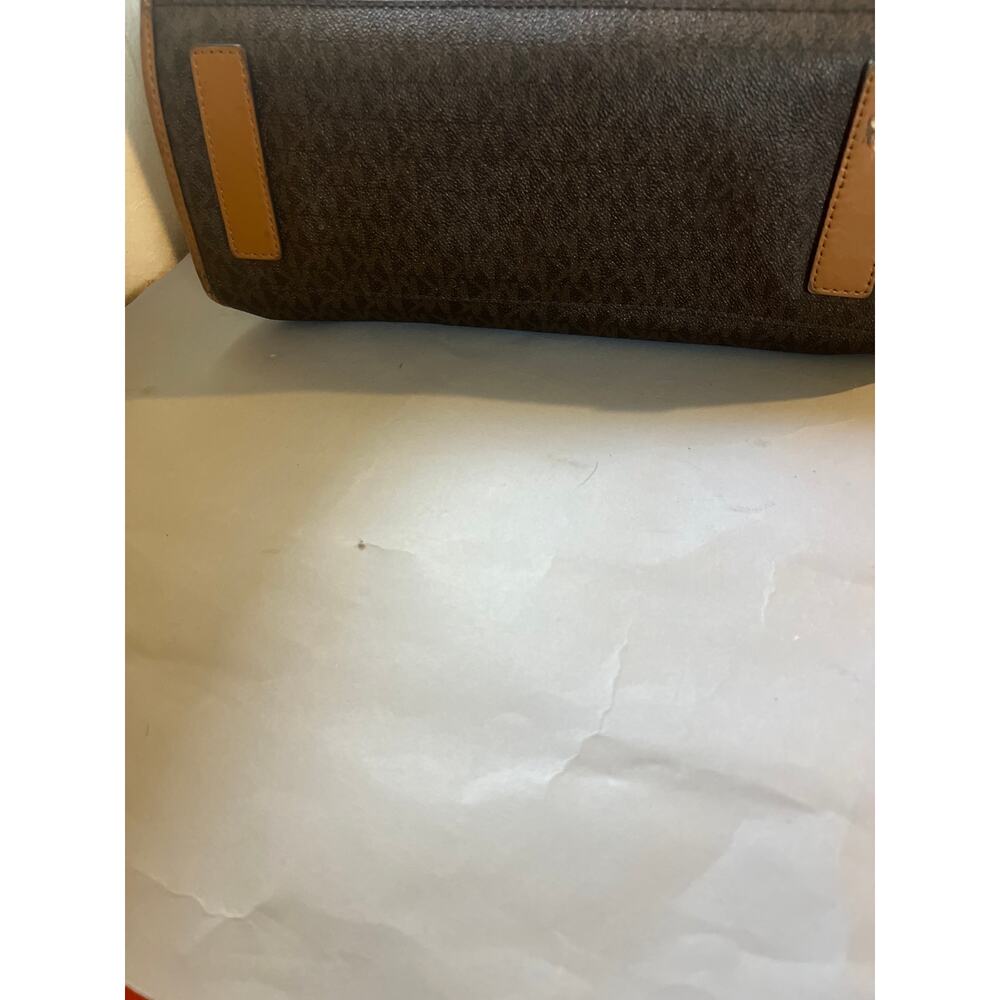 MICHAEL Michael Kors Darien Medium Logo Tote - Picture 12 of 12